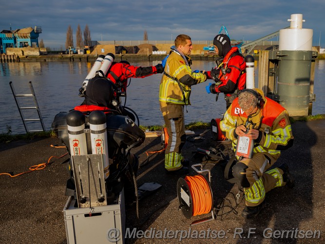 Mediaterplaatse duik oefening brandweer gouda donkstraat gouda 17112023 Image00006