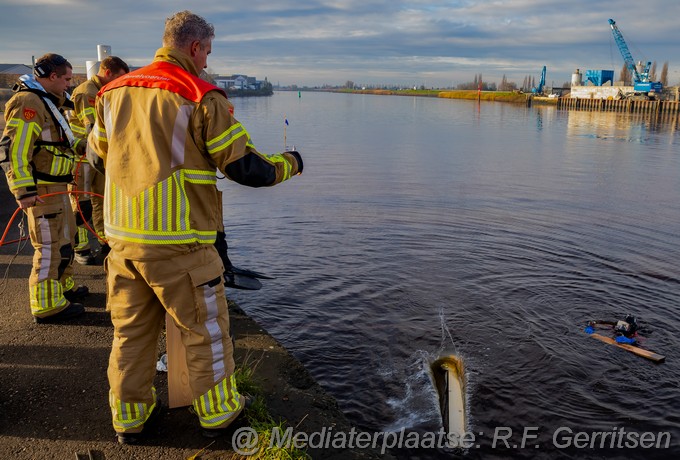 Mediaterplaatse duik oefening brandweer gouda donkstraat gouda 17112023 Image00008